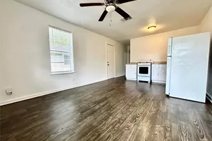 2614 Sol Wilson Ave, Austin, TX 78702 - Photo 3