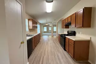 209 Katy B Ln, Bastrop, TX 78602 - Photo 7