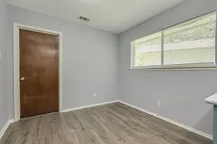 10405 Quail Ridge Dr, Austin, TX 78758 - Photo 15