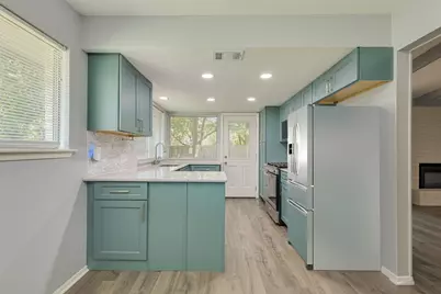 10405 Quail Ridge Drive, Austin, TX 78758 - Photo 3