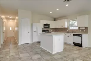 113 Spur Cove, Kyle, TX 78640 - Photo 7