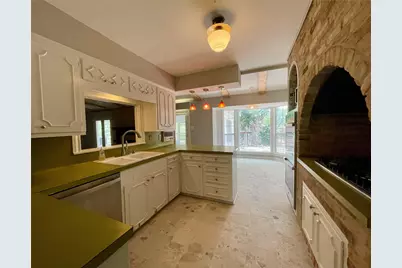 1706 Windoak Drive, Austin, TX 78741 - Photo 11
