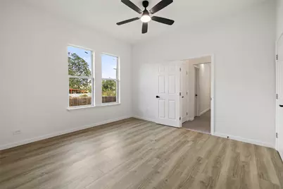 707 W 7th Street, Taylor, TX 76574 - Photo 11