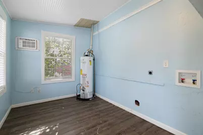 707 W 7th Street, Taylor, TX 76574 - Photo 21