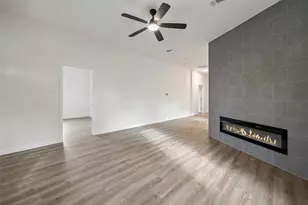 707 W 7th St, Taylor, TX 76574 - Photo 5