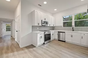 707 W 7th St, Taylor, TX 76574 - Photo 7