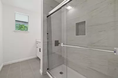 707 W 7th Street, Taylor, TX 76574 - Photo 15