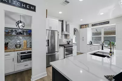 305 Lightcliff Street, Hutto, TX 78634 - Photo 11