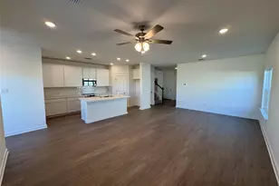 408 Quail Convey Dr, Jarrell, TX 76537 - Photo 5