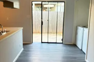 12407 Tree Line Dr, Austin, TX 78729 - Photo 7