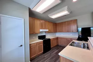 8916 Ipswich Bay Dr, Austin, TX 78747 - Photo 11