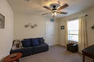 437 Holiday Creek Ln Ln, Georgetown, TX 78633 - Photo 37