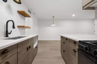 505 W 7th St, Austin, TX 78701 - Photo 11