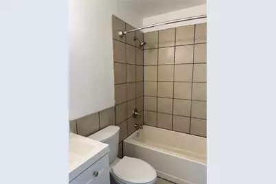 404 Lee Street, Smithville, TX 78957 - Photo 7