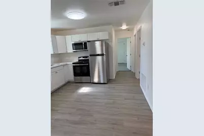 404 Lee Street, Smithville, TX 78957 - Photo 3