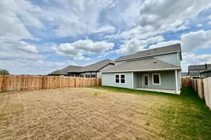 192 Coopers Hawk Crescent, Cedar Creek, TX 78612 - Photo 5