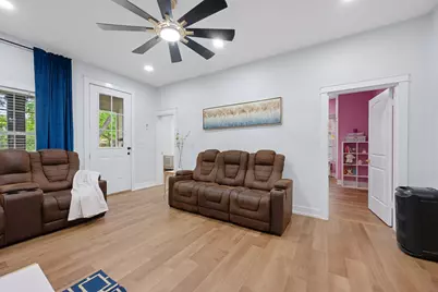 602 E 6th Street, Cameron, TX 76520 - Photo 9