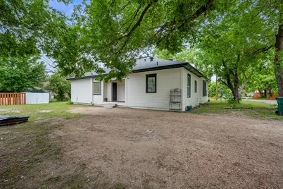 602 E 6th Street, Cameron, TX 76520 - Photo 33