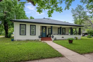 602 E 6th St, Cameron, TX 76520 - Photo 3