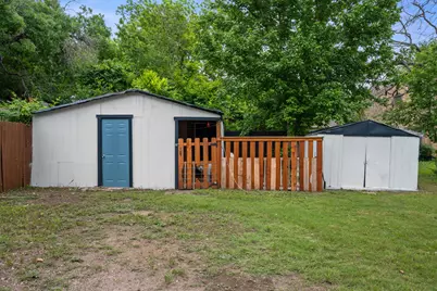 602 E 6th Street, Cameron, TX 76520 - Photo 37