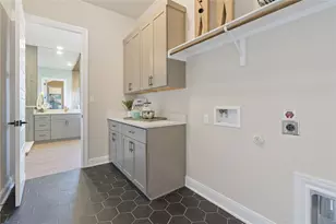 1300 Shelby Ln, Georgetown, TX 78628 - Photo 23