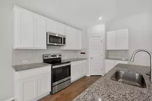 3704 Allegiance Ave, Lago Vista, TX 78645 - Photo 11