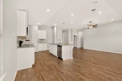 3704 Allegiance Avenue, Lago Vista, TX 78645 - Photo 9