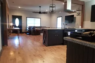 410 E Milam Ave, Round Rock, TX 78664 - Photo 3