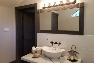 410 E Milam Ave, Round Rock, TX 78664 - Photo 13