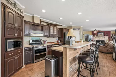 541 Hidden Oaks Drive, Elgin, TX 78621 - Photo 7