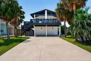 500 Royal Palm Ln, Port Aransas, TX 78373 - Photo 1