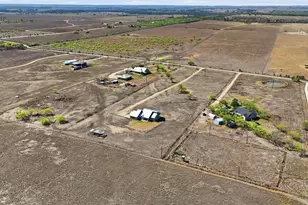 4355 S E River Rd, Martindale, TX 78655 - Photo 13