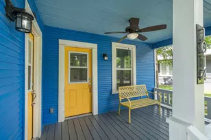 1014 W 6th St, Taylor, TX 76574 - Photo 5