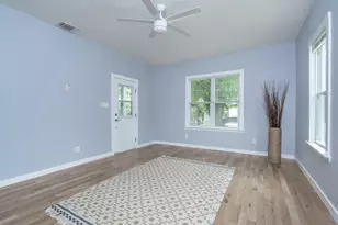 1014 W 6th St, Taylor, TX 76574 - Photo 9