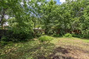 1014 W 6th St, Taylor, TX 76574 - Photo 25