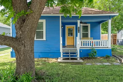 1014 W 6th Street, Taylor, TX 76574 - Photo 1