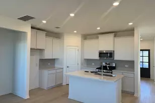365 Papaya Dr, Buda, TX 78610 - Photo 9