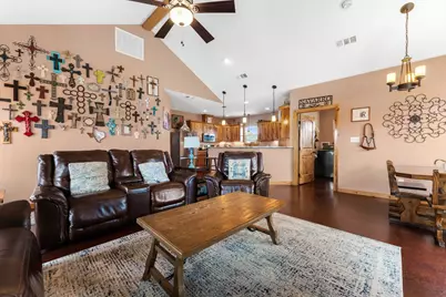 935 Highway 21 E, Paige, TX 78602 - Photo 9