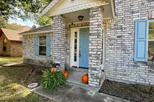 1201 Burkett Cir, Cameron, TX 76520 - Photo 3