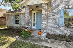 1201 Burkett Cir, Cameron, TX 76520 - Photo 5