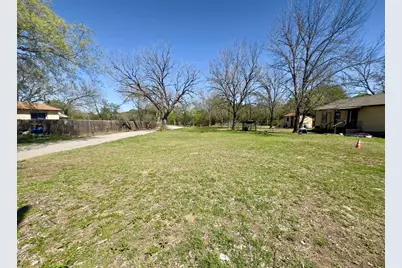 600 Sabine Street, Lockhart, TX 78644 - Photo 17