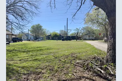 600 Sabine Street, Lockhart, TX 78644 - Photo 11