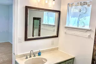 1123 Christie Dr, Austin, TX 78721 - Photo 13