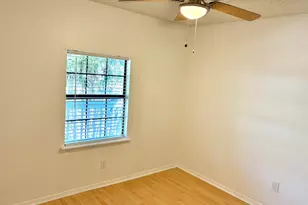 1123 Christie Dr, Austin, TX 78721 - Photo 19