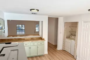 1123 Christie Dr, Austin, TX 78721 - Photo 5