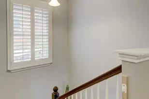 2300 E 9th St, Austin, TX 78702 - Photo 13