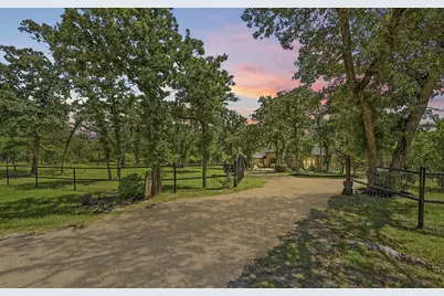 387 Corral Road, Smithville, TX 78957 - Photo 9