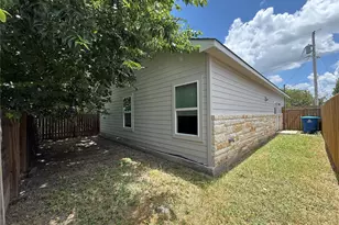 817 5th St, Lockhart, TX 78644 - Photo 21
