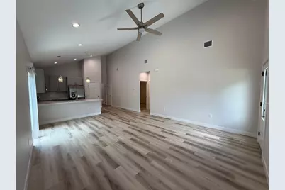 817 5th Street, Lockhart, TX 78644 - Photo 3