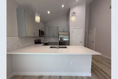 817 5th Street, Lockhart, TX 78644 - Photo 7